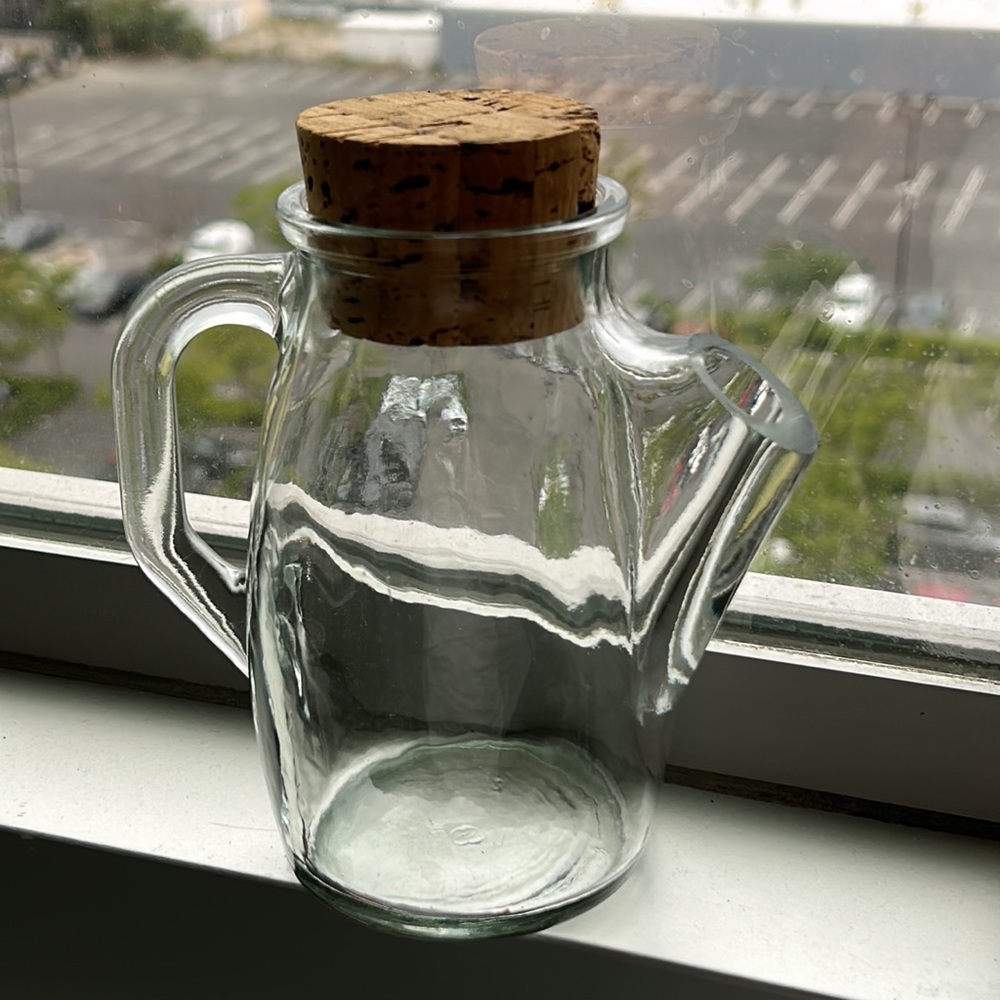 Glass Pouring Jar With Cork - Picture 5 of 6